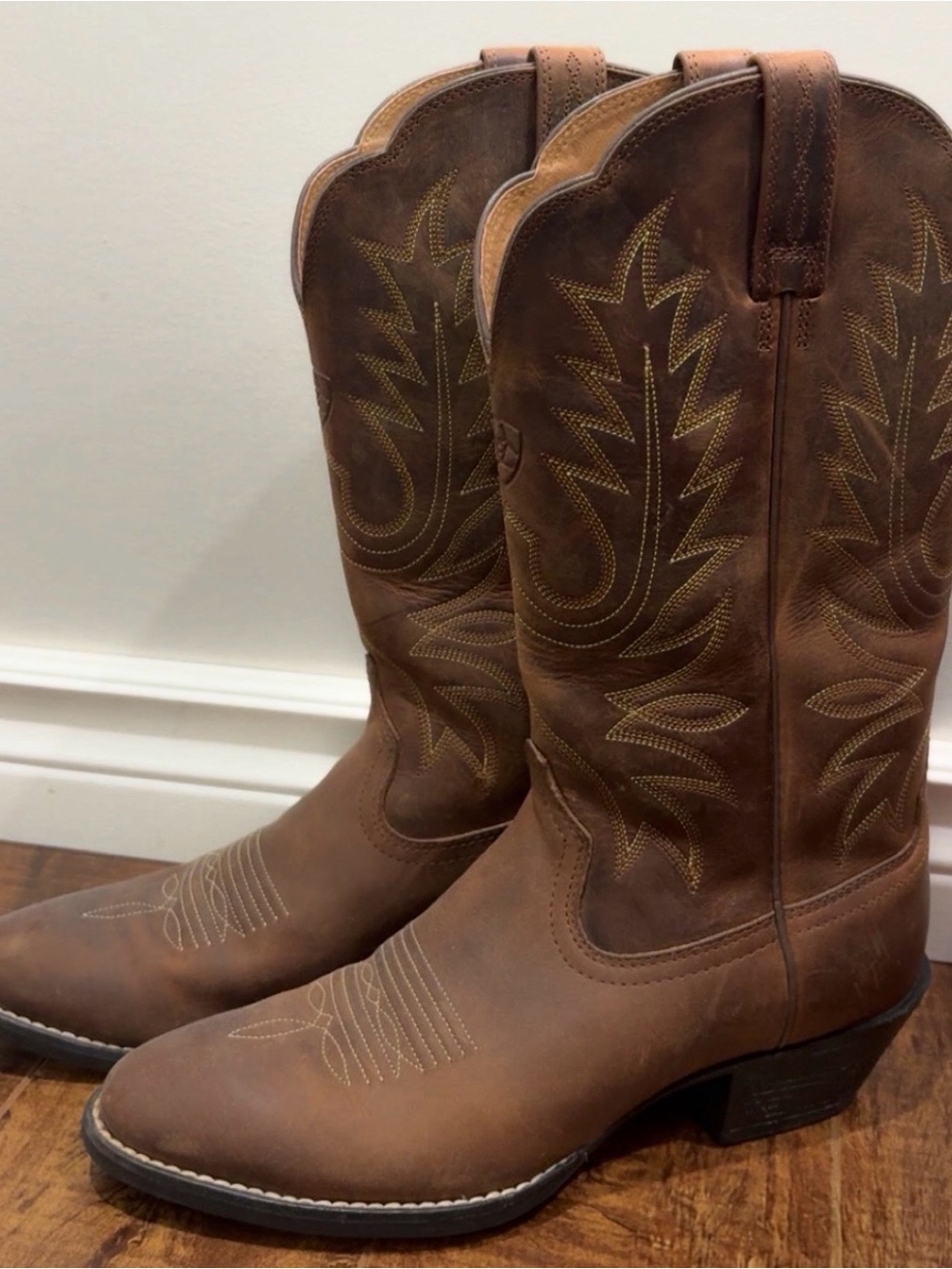 Ariat Heritage Western R-Toe Cowboy Boots - Distressed Brown